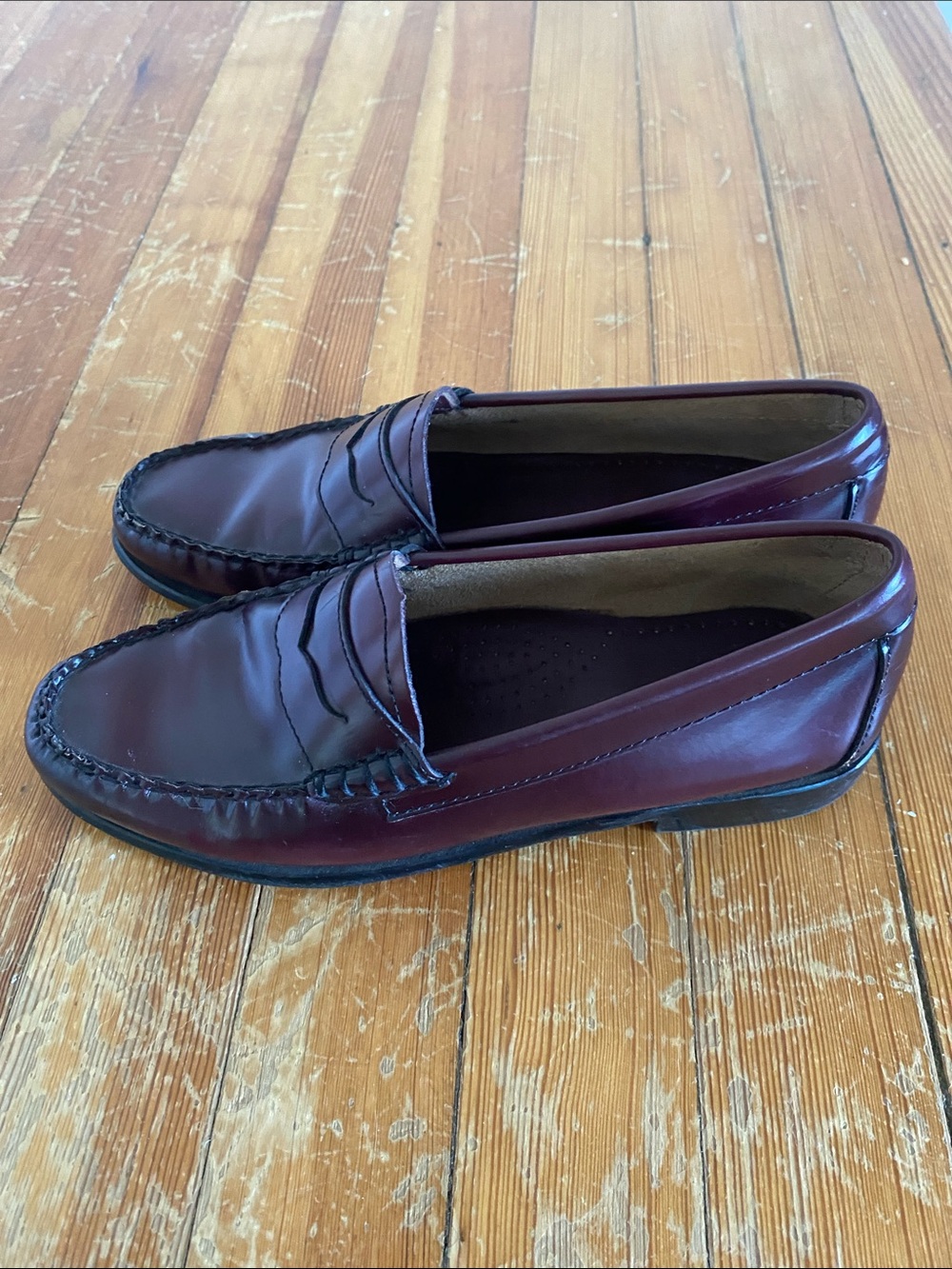 G.H. Bass & Co. Womens Whitney Loafers in Wine